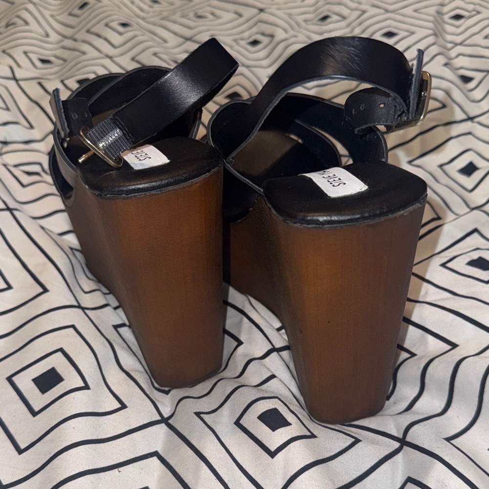 Steve Madden Black and Brown Wedge Sandals - Picture 6 of 9